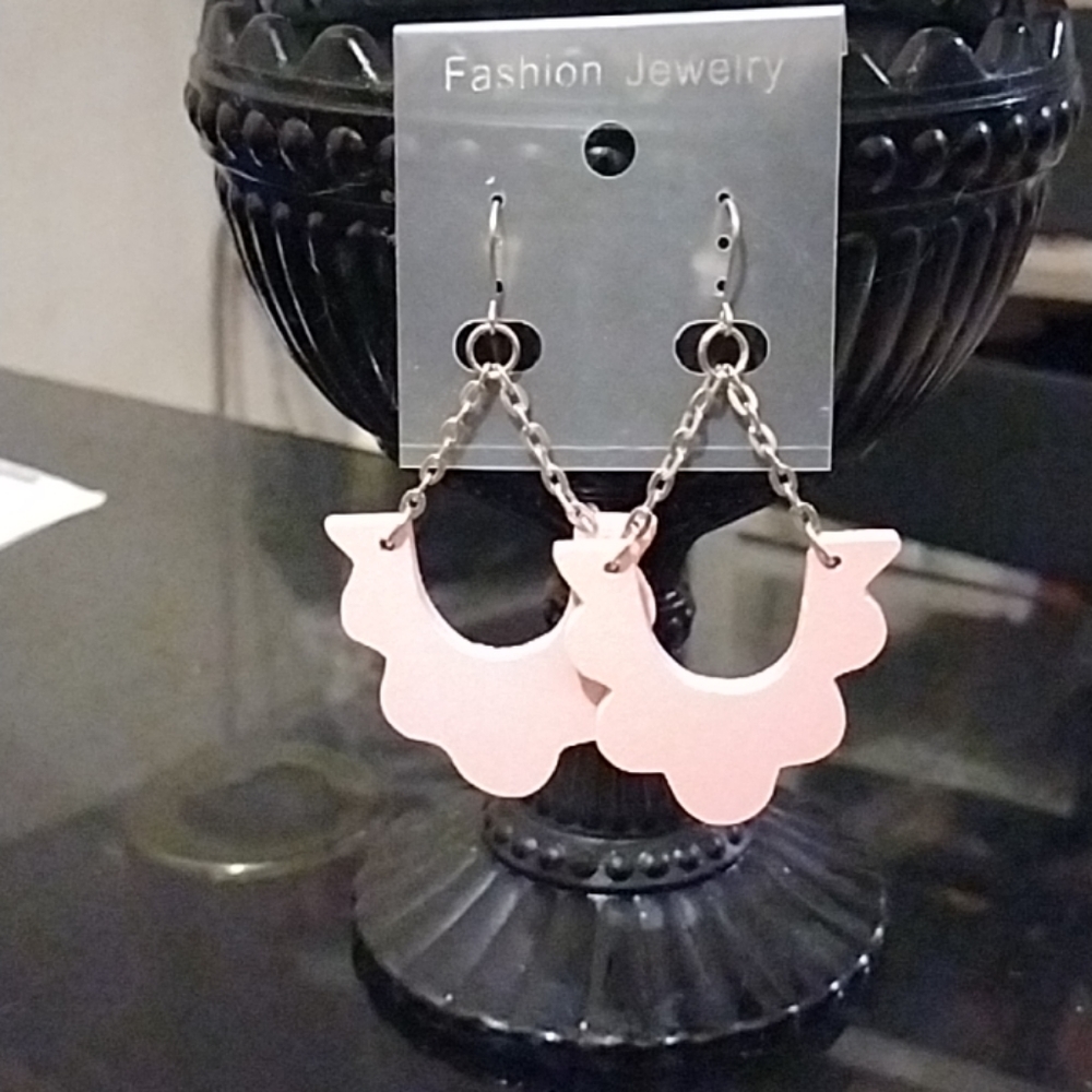 💜NWT Pink and Silver Earrings